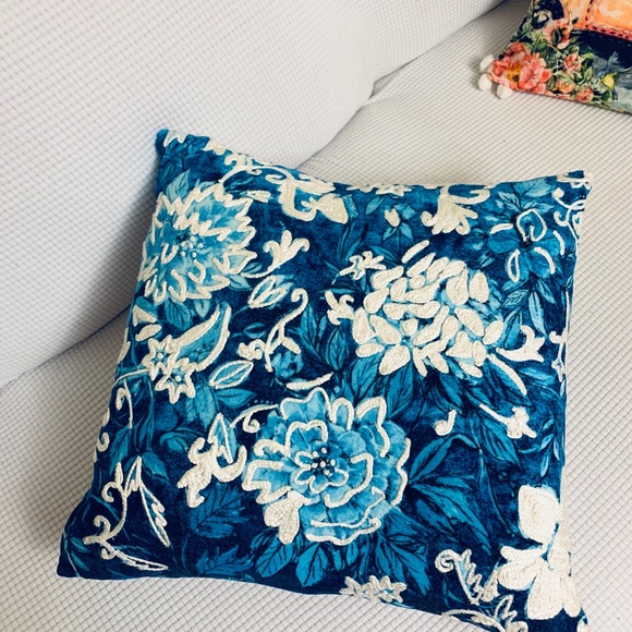 Decorative throw pillow cover fall Christmas decor - Picture 3 of 3